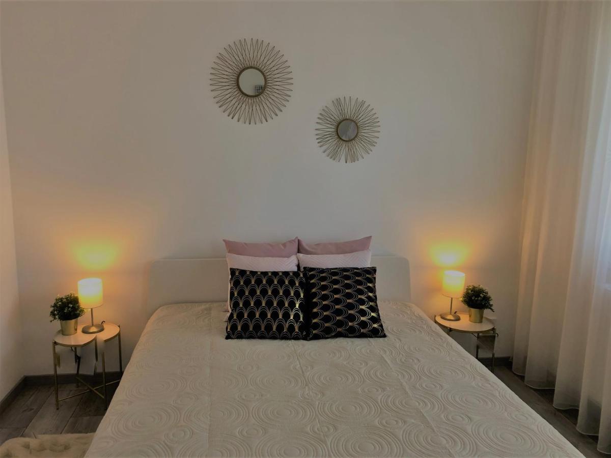 Glamour Apartman タポルツァ エクステリア 写真
